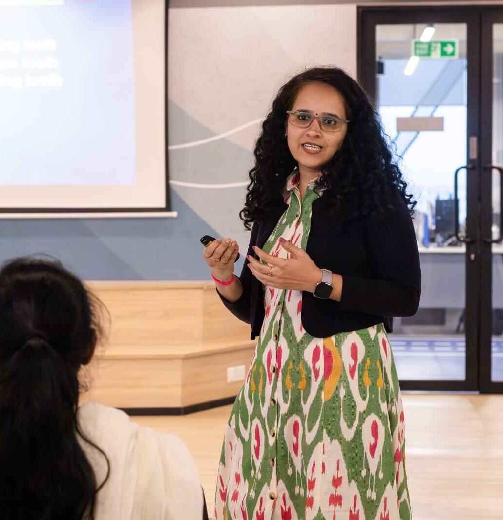 Dr. Sumedha conducting dental seminar on missing tooth and bridgework in Hyderabad